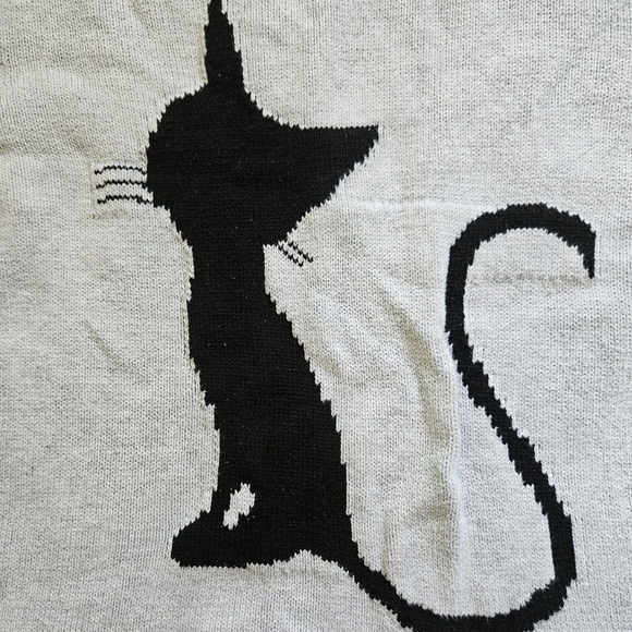Black Cat Sweater - Picture 3 of 4